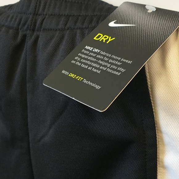 NWT Nike Therma joggers - Picture 2 of 2